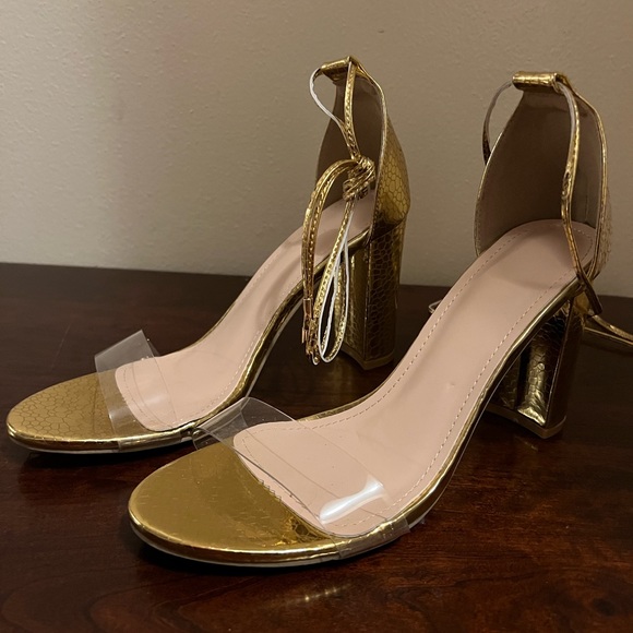 Gold Strappy heel - Picture 2 of 6